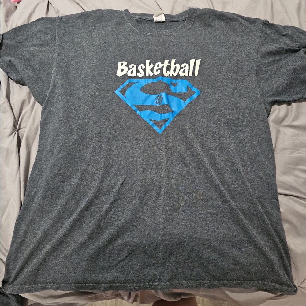 Gray Basketball Graphic T-Shirt